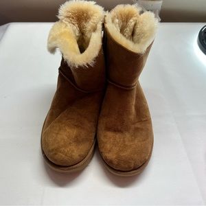 Ugh mini Bailey bow II booties SIZE 8